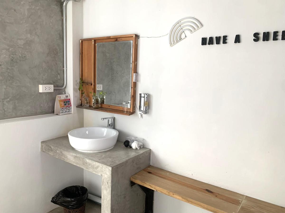 Sleep Sheep Phuket Hostel Sha Exterior foto